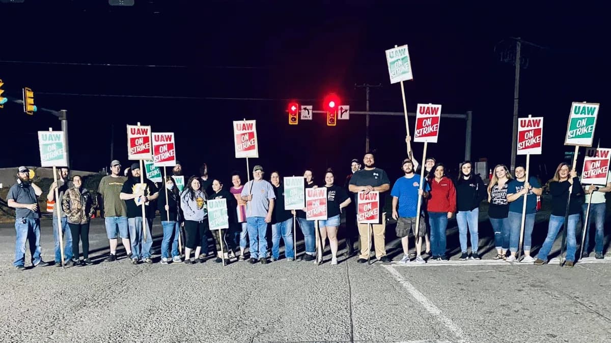 Deere workers: Form rank-and-file committees to fight for what workers need!