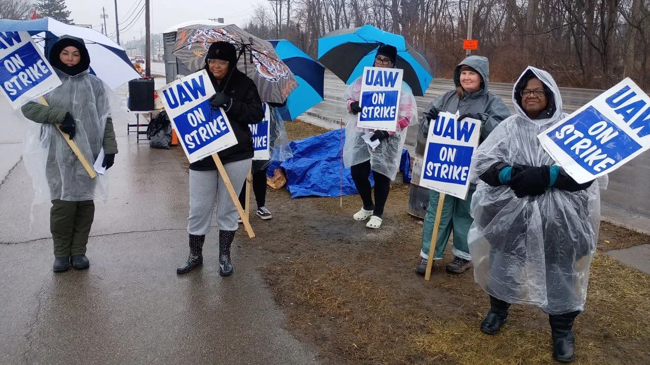 Family service workers on strike in Lorain County, Ohio, March 2026